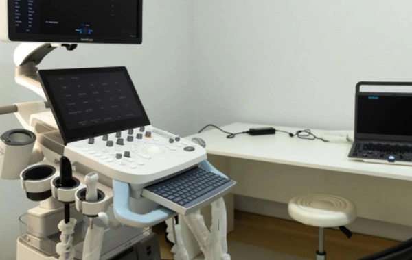 Leyla Əliyeva və Alena Əliyeva LDU-nun nəzdində yaradılmış Baytarlıq Klinikası ilə tanış olublar