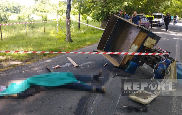 Oğuzda yük avtomobili motosikletlə toqquşub, ölən var