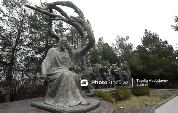 Zamanın sınağından çıxan ziyarətgah: Nizami türbəsinin hekayəsi - FOTOREPORTAJ