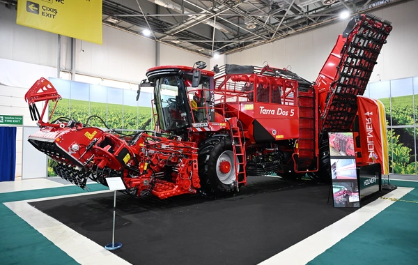 İlham Əliyev 19-cu "Caspian Agro Week" və 31-ci "InterFood Azerbaijan" sərgiləri ilə tanış olub