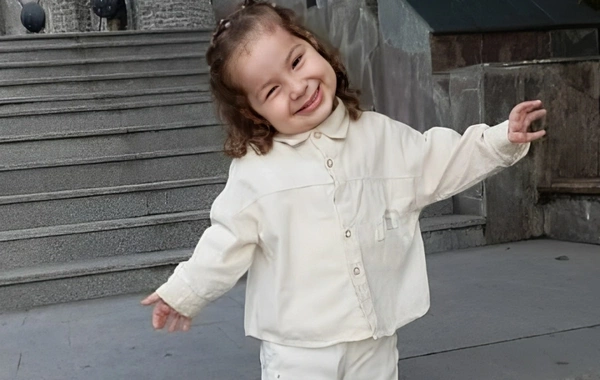 2 yaşlı qız çaya düşərək boğulub
