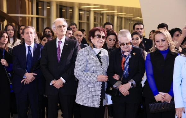 Heydər Əliyev Mərkəzində Kerol Förmenin sərgisinin açılışı olub