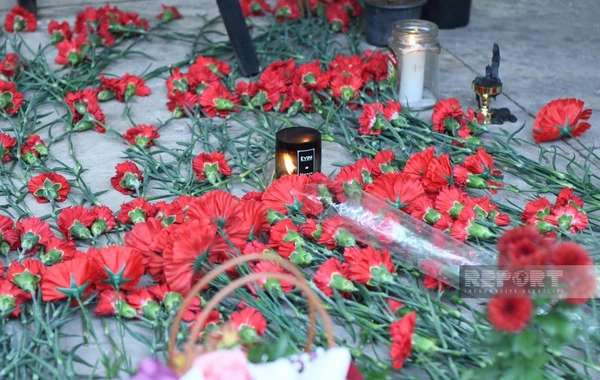 Aktauda qəzaya düşən təyyarənin kapitanı İqor Kşnyakinin xatirəsi Bakıda ehtiramla yad olunur
