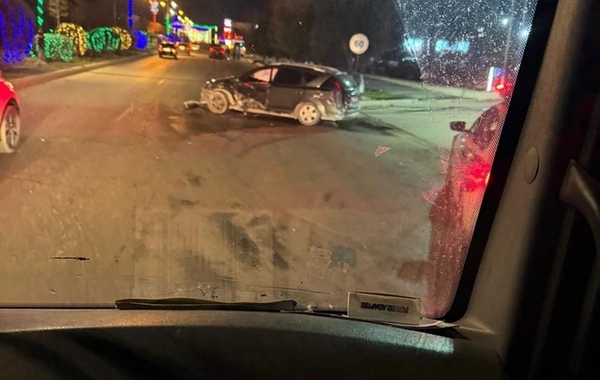Sumqayıtda BMW sərnişin avtobusuna çırpıldı, yaralılar var