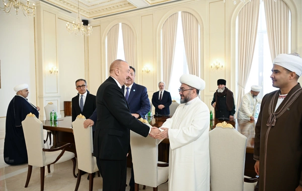 İlham Əliyev Bakıda keçirilən beynəlxalq konfransların iştirakçılarını qəbul edib
