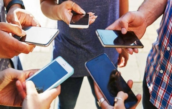 Dünyanın ən populyar smartfonunun adı açıqlandı