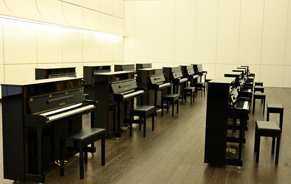 Heydər Əliyev Fondunun dəstəyi ilə alınan musiqi alətlərinin təqdimatı olub Heydər Əliyev Fondunun dəstəyi ilə alınan musiqi alətlərinin təqdimatı olub