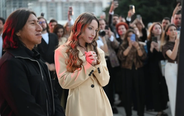 Heydər Əliyev Mərkəzində perulu rəssamın fərdi sərgisinin açılışı olub