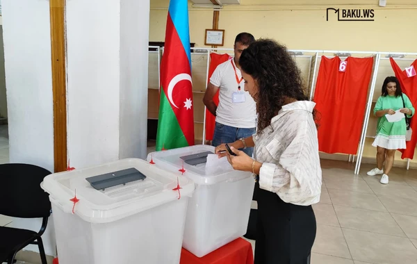 BAKU.WS-in çəkiliş qrupu seçki məntəqəsində olub