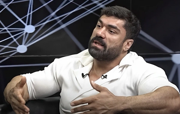 Xanəndə azərbaycanlı məşhurlara 10000 AZN-lik hədiyyə verəcək