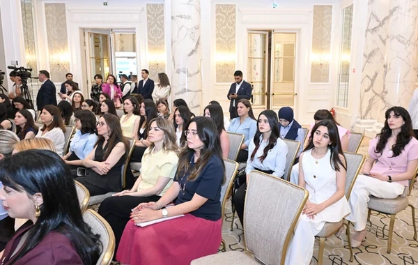 "Qızların təhsilinə dəstək" layihəsinin II Məzun Günü keçirilib