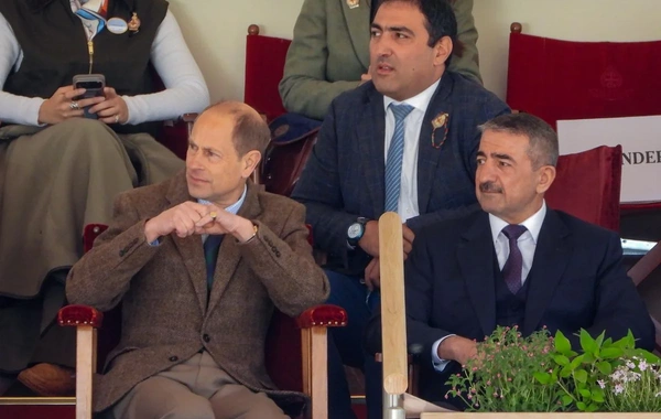 Böyük Britaniya kralı III Çarlz Qarabağ atlarının şousunu izləyib