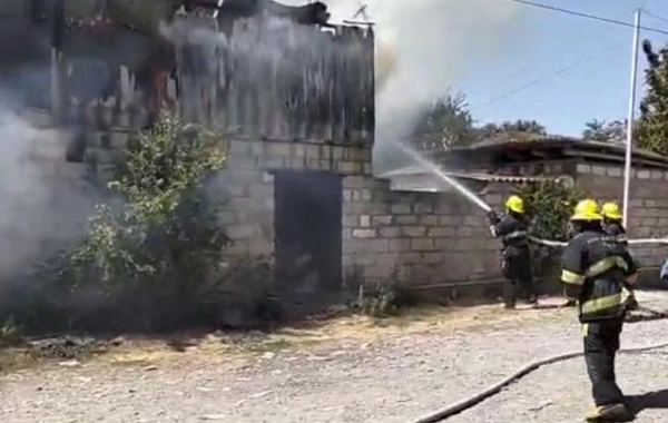 Ağcabədidə fərdi təsərrüfatda yanğın olub, xəsarət alan var