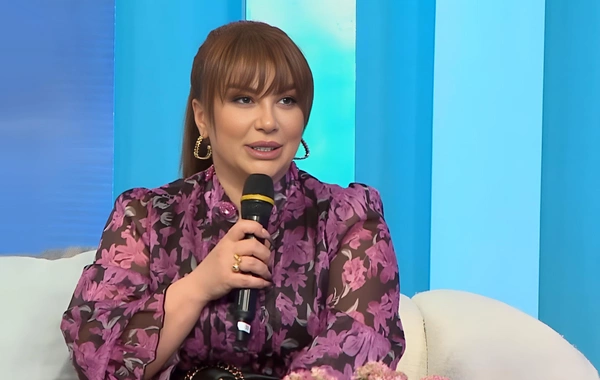 Azərbaycanlı müğənni ilk dəfə evlərinin sayını açıqladı