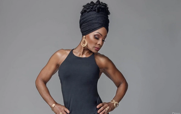 Yaşına görə xeyli cavan görünən 74 yaşlı qadın sirrini açıqlayıb