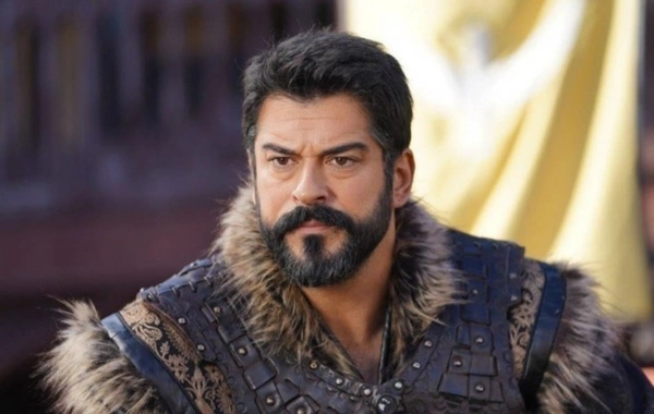 Burak Özçivitin yeni görünüşü bəyənilmədi