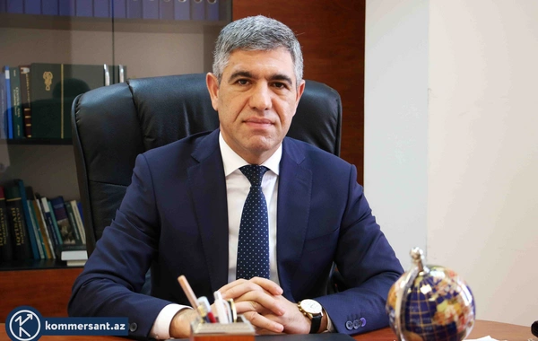 Vüqar Bayramov: Bir tərəfdən sülh deyirlər, digər tərəfdən...