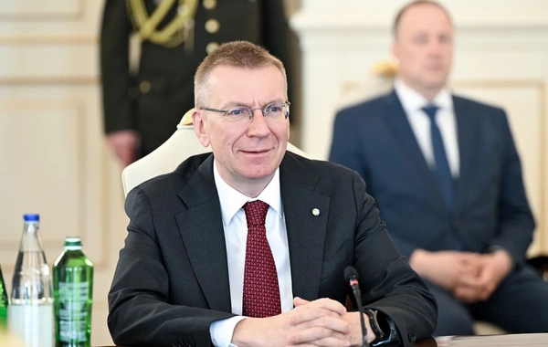 Azərbaycan və Latviya prezidentlərinin geniş tərkibdə görüşü keçirilib