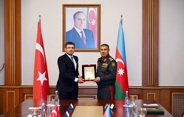 Zakir Həsənov Selçuk Bayraktarı qəbul edib
