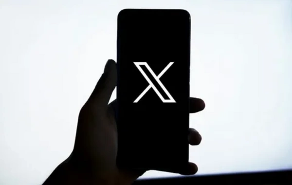 В работе соцсети X произошли сбои
