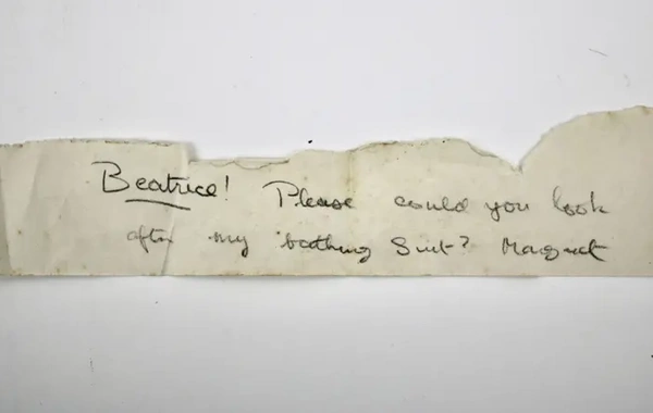 Kraliça II Elizabetin uşaqlıq məktubu hərraca çıxarılır