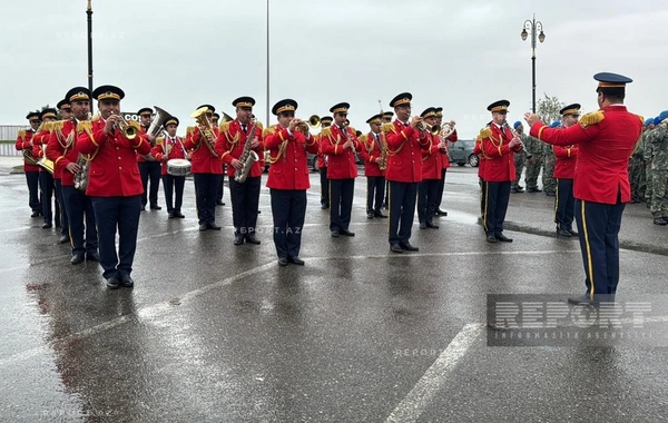 Sumqayıtda Zəfər Günü münasibətilə hərbçilərin yürüşü başlayıb
