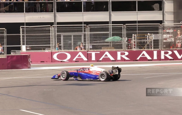 Formula 2: Con Bennett Bakıdakı ikinci əsas yarışda mübarizəni erkən dayandırıb
