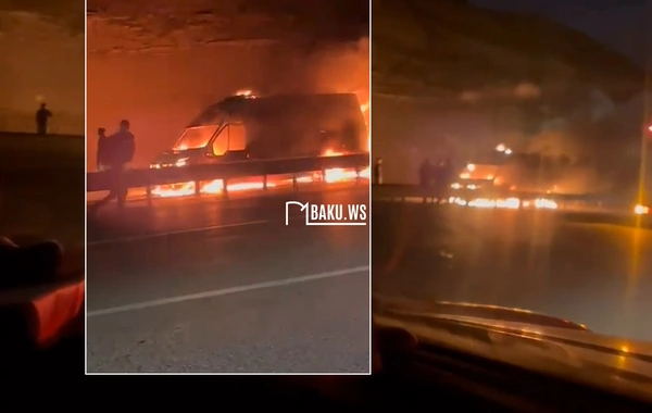 Lökbatan yolunda mikroavtobus yanıb