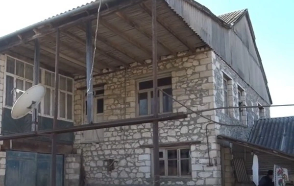 In Azerbaijan, a woman stabbed her husband and ran away with another man