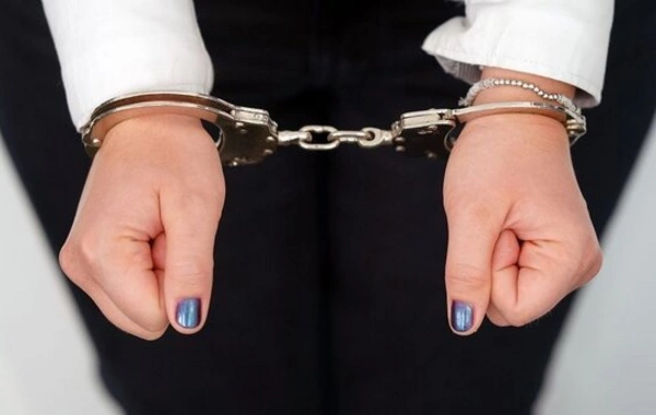 Paytaxtda oğurluq edən 40 yaşlı qadın saxlanılıb