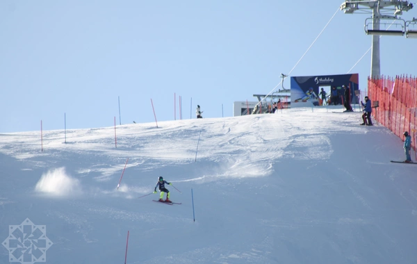 "Şahdağ"da "Azerbaijan Open" beynəlxalq dağ xizəyi turniri: 11 ölkədən 20 idmançı mübarizə aparır