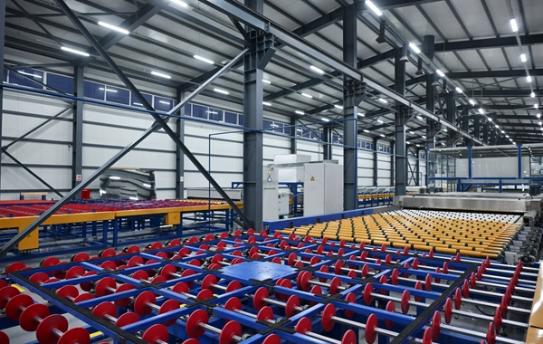 Prezident İlham Əliyev Sumqayıt Sənaye Parkında güzgü vərəqələrin istehsalı zavodunun açılışında iştirak edib