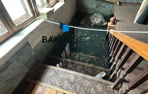 Mərdəkanda çirkab suları evlərə dolur: Sakinlər PA rəhbərinə müraciət etdi