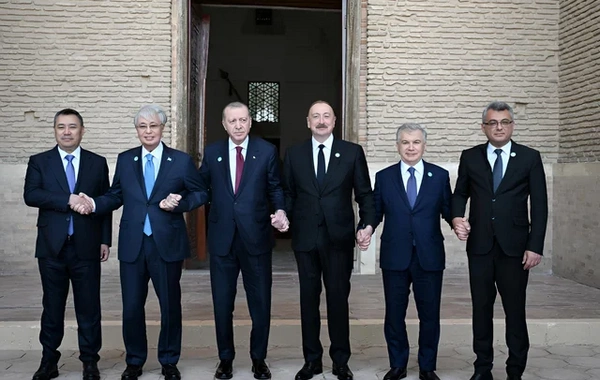 Türküstanda günə damğa vuran kadrlar