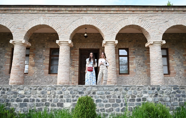 Leyla Əliyeva və Arzu Əliyeva Şəkidə tarixi-memarlıq abidələrinin bərpadan sonra açılışında iştirak ediblər