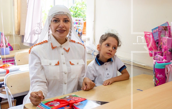 В школах Азербайджана прозвенел первый звонок - ФОТОРЕПОРТАЖ