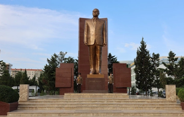 FHN-in Akademiyasında gənc kursantların hərbi andiçmə və məzunların buraxılış mərasimi keçirilib