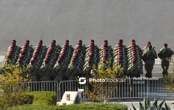 Bakıdakı hərbi paraddan maraqlı FOTOLAR