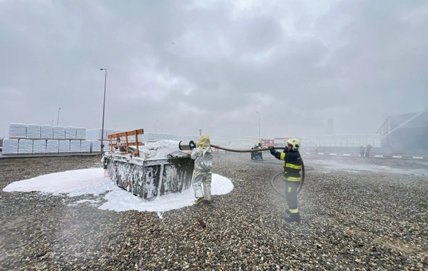 FHN zavodda təlim keçirdi