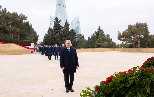 DTX-nin əməkdaşları Şəhidlər xiyabanını ziyarət ediblər