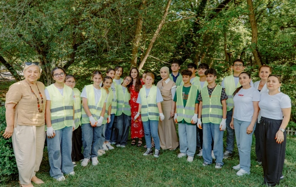 Leyla Əliyeva Qəbələdə fərdi sərginin açılışında və ağacəkmə aksiyasında iştirak edib