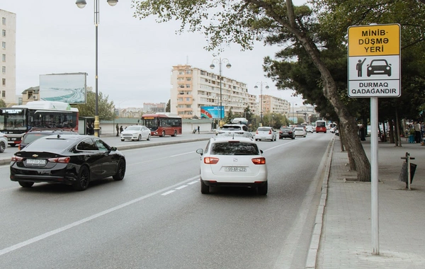Bu ünvanlarda avtobus zolaqlarında minib-düşmə yeri yaradıldı