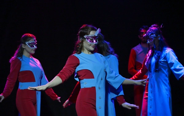 Лейла Алиева и Алёна Алиева посмотрели спектакль "Ромео и Джульетта"