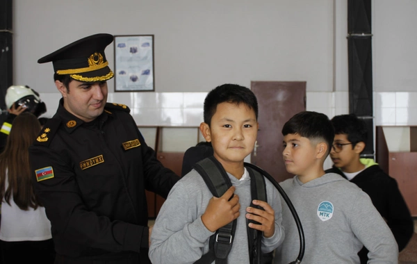 FHN şagird və müəllimlərlə təlim keçirdi