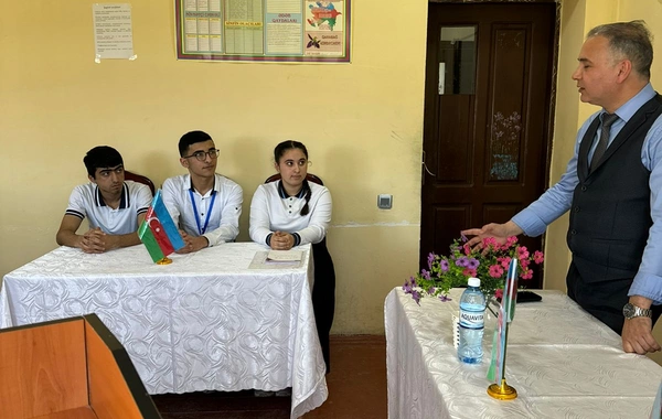 16 yaşlı yeniyetmə 5 kitabın müəllifidir - Bakı məktəbində vunderkind oxuyur