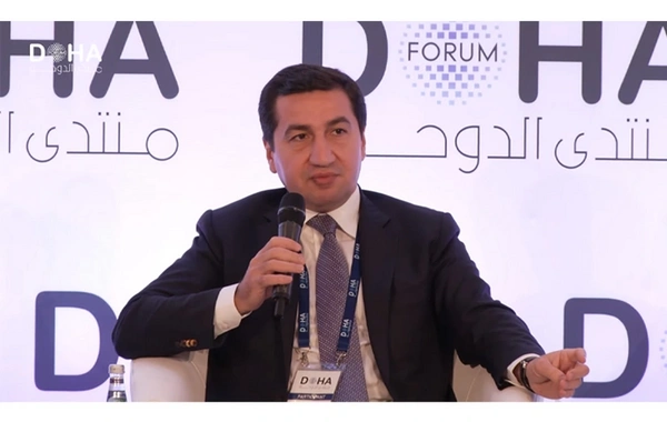 Hikmət Hacıyev Doha Forumu çərçivəsində müzakirələrlə bağlı video paylaşıb