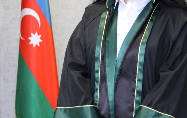İki vəkilin fəaliyyəti müvəqqəti dayandırıldı