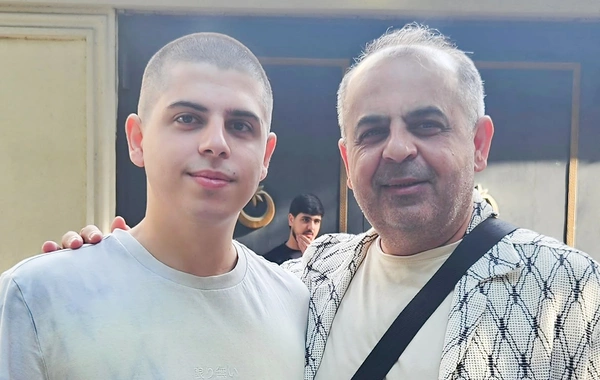 Əməkdar artist hərbi xidmət keçən oğlunu ziyarət etdi