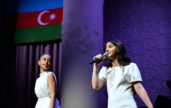 Leyla Əliyeva və Alyona Əliyeva Müstəqillik Gününə həsr olunmuş konserti izləyiblər