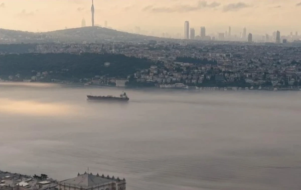 Bosfor boğazında gəmi hərəkəti dayandırıldı